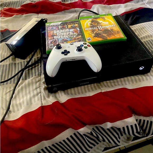 Xbox One Console With Controller+GTA V, Mortal Combat 11